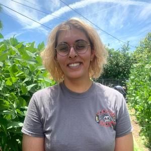 Meet your Posher, Safira